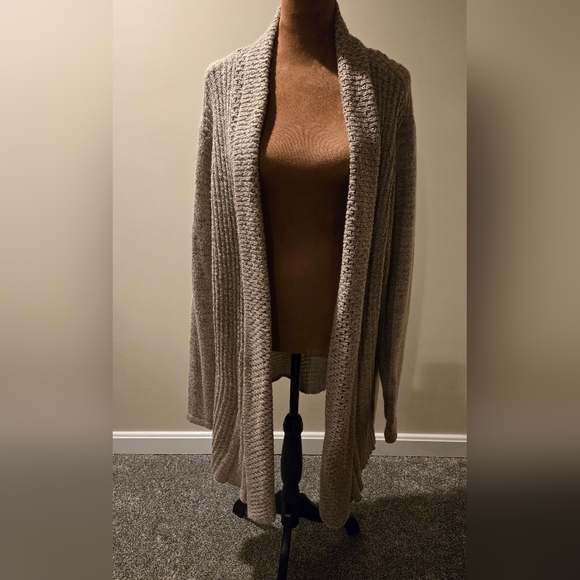 📖Avenue Light Tan with Subtle gold Knit Cardigan - Picture 2 of 9